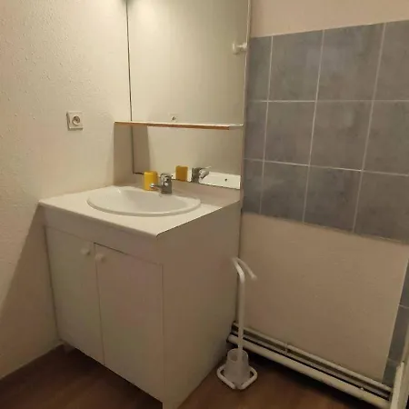 2 Pieces Au Centre De - 4 Pers - Fr-1-234-148